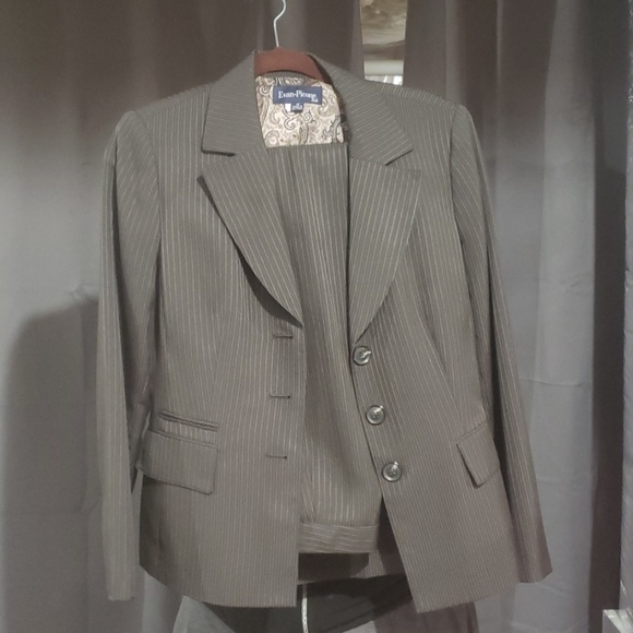 Evan Picone Jackets & Blazers - EVAN-PICONE FALL SUIT brown stripped